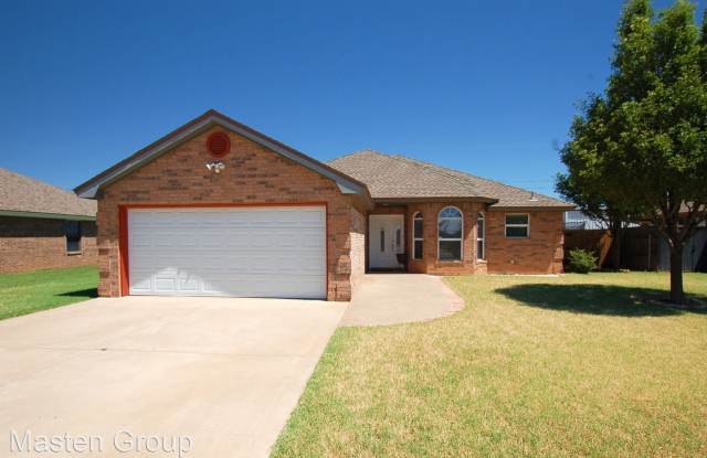 908 11th Street - 908 11th St, Wolfforth, TX 79382