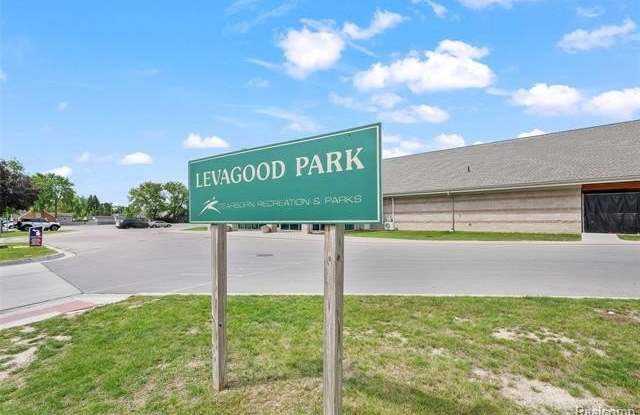 1121 N Lafayette Street