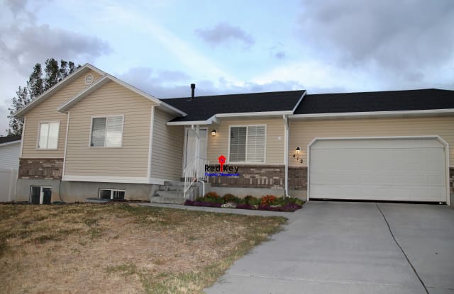 412 N 880 E - 412 North 880 East, Tooele, UT 84074