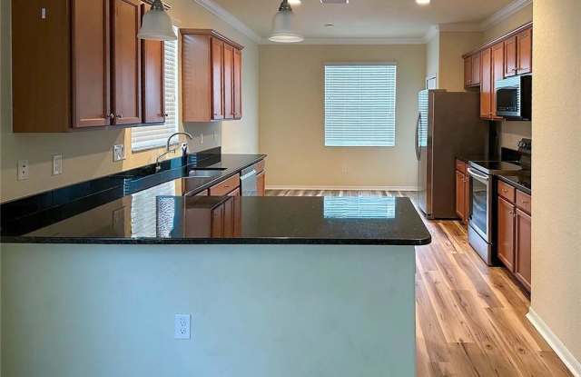 2350 Heydon Circle East