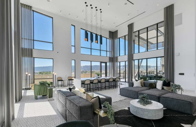 5421 at Dublin Station