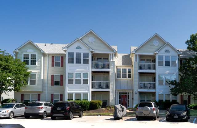 Bright & Updated 2 BD 2 BA Condo Conveniently located in Alexandria, VA