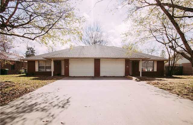 Two Bedroom Springdale AR!! One Car Garage!! This Property Will be Ready for Showings On June 14th. photos photos