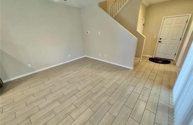 4565 Queens Hill Street