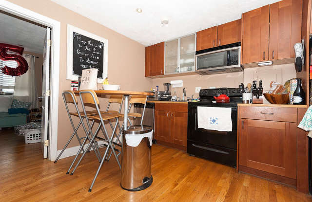 HOT ALLSTON LISTING!!!!