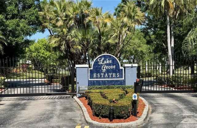 4881 SW Lake Grove Circle