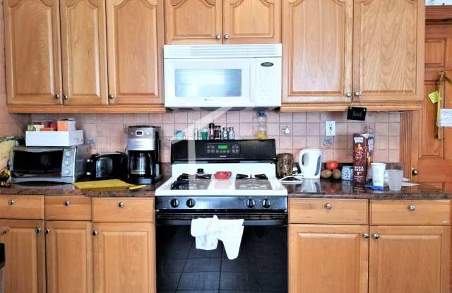 NICE BRIGHTON LISTING!!!!! 2.5 BED!!!