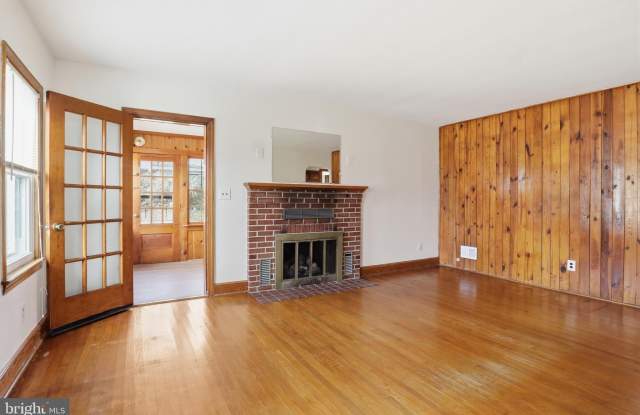 13411 WOODBRIDGE Street