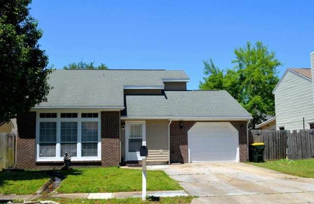 380 Canterbury Cir Nw