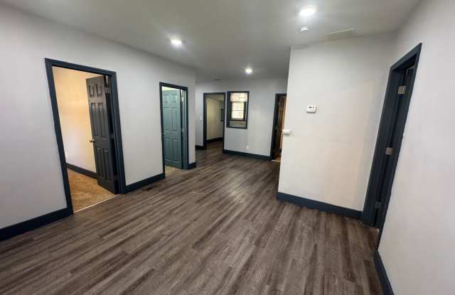 19234 5 Points Street