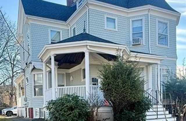 209 Cottage Street unit: 1