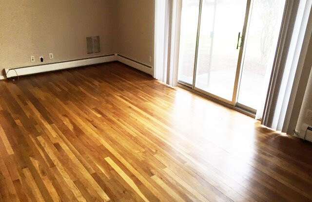 Photo of 1225 Island Drive unit: 104