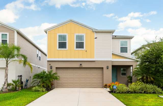 Photo of Stunning, Pet-Friendly, 4 Double bedroom, 2.5 Bathroom Home in Crosswind Point, Parrish