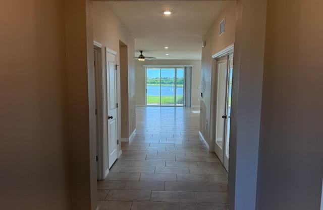 3 Bedroom 2.5 Bath Single Family Home Promenade Estates