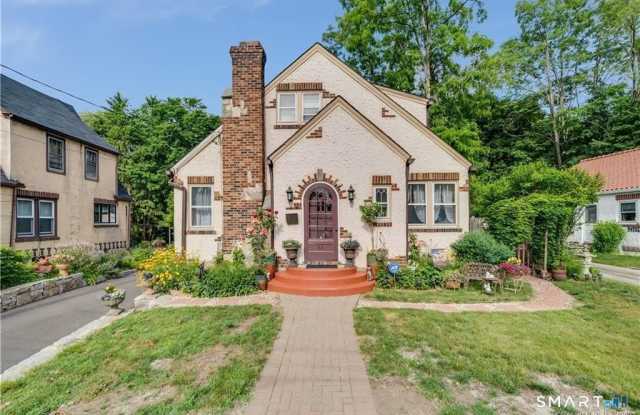 21 Elgin Avenue