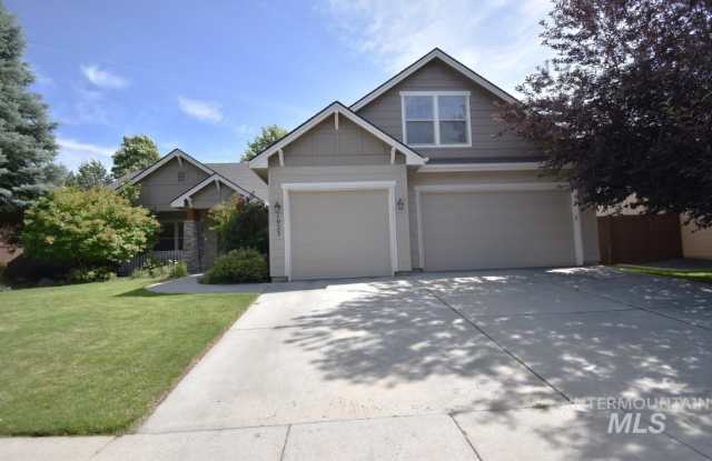 1023 W Barrymore Drive