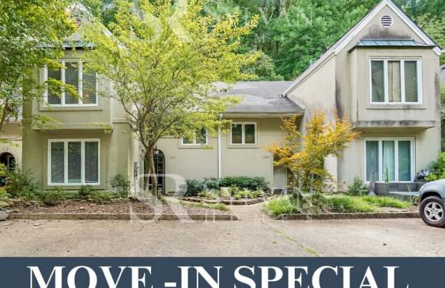 3282 Shallowford Circle