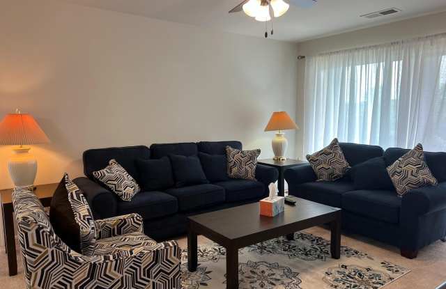 1049 GARDENVIEW LOOP