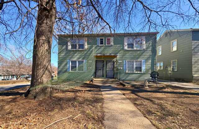 DUPLEX IN INDEPENDENCE!!!!