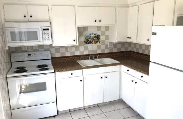 Photo of 2335 Daley St