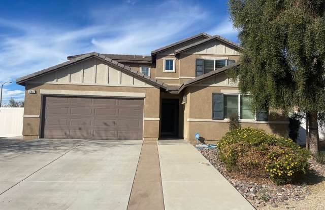 4BD/3.5BA HOUSE- 12897 Shawnee St.