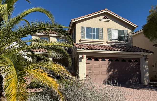 Beautiful Royal Highlands Home with stylish upgrades thoughhout!