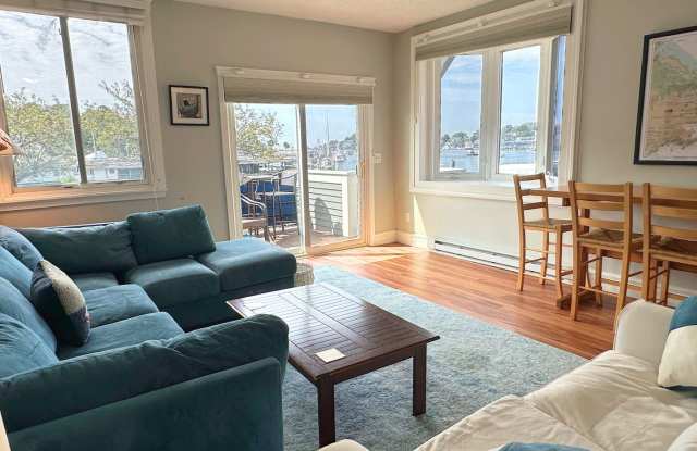 Winter Rental: Pirate's Cove (Pet-friendly!)