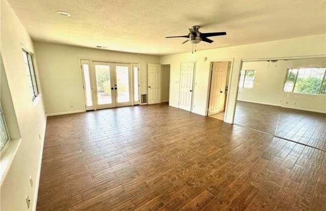 422 East 18th Street