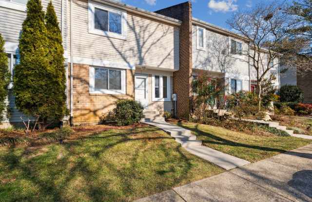 Ready now! 3 bedroom townhome in Annapolis!