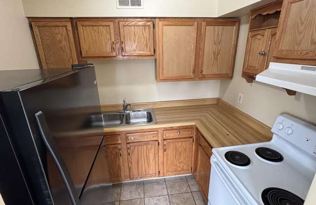 819 Colonial Park Dr