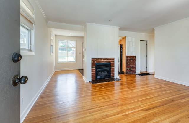 2104 15th Avenue South