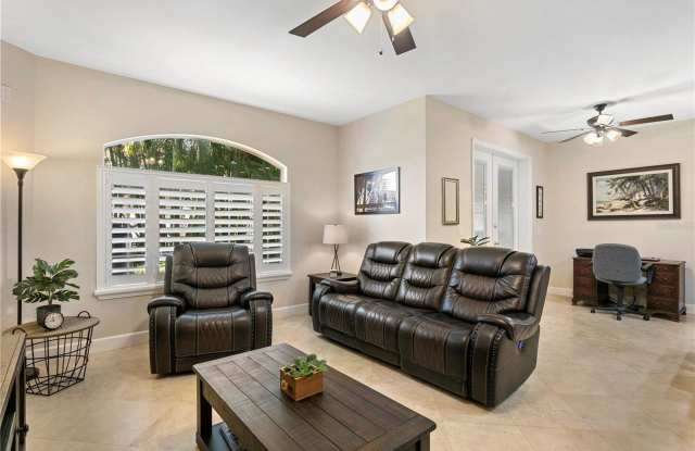 6345 Vista Verde Drive East