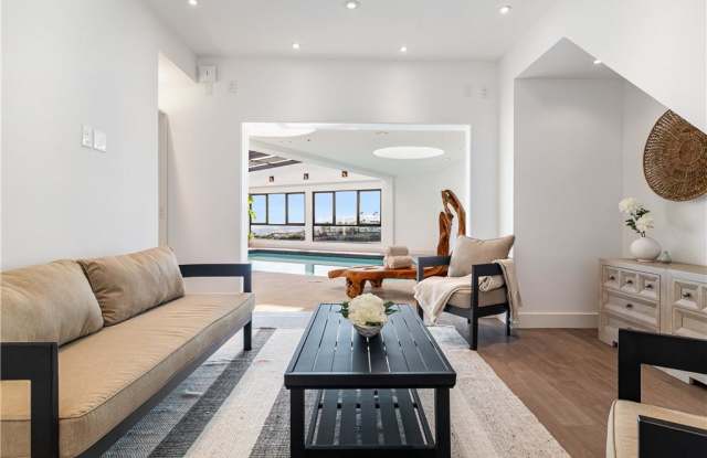 Photo of 2287 Sunset Plaza Drive