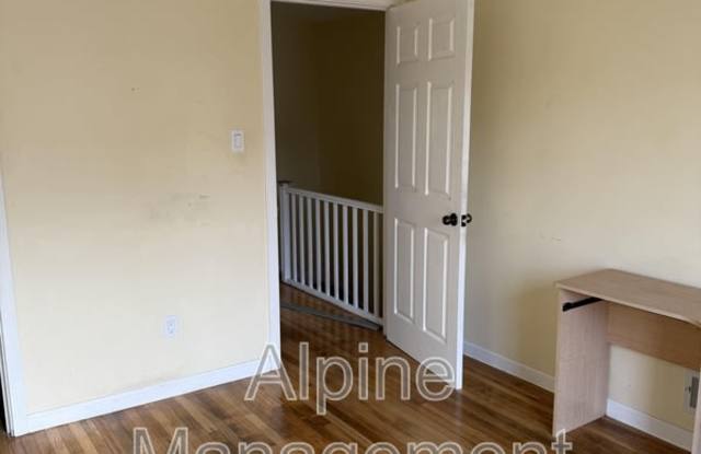 125 Hillside Boulevard - Room #1