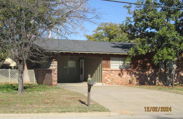 TRIPLEX UNIT - 2 Bedroom, 1 Bath, Carport