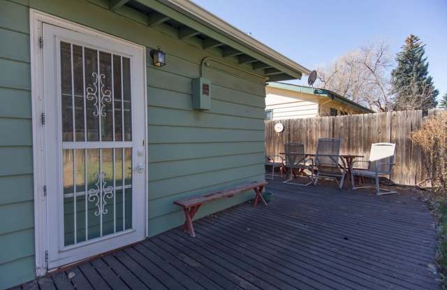 Students Welcome! 3 Bedroom Great Location!