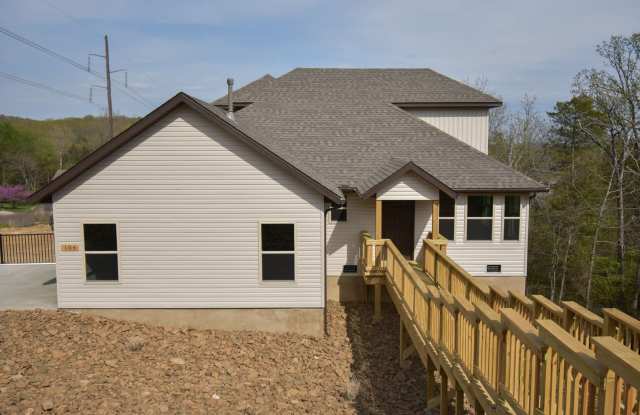 3 Bedroom 2 Bathroom Home In Fayetteville Arkansas.