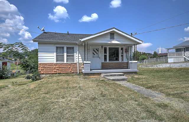 109 Bettie St, Johnson City, TN 37601