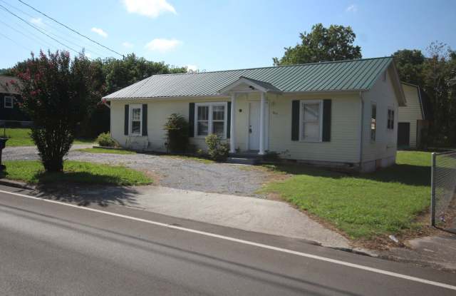 304 James Street - 3 Bed 2 Bath in Rossville! $250 Move In Special! photos photos