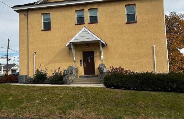 615 SUMMIT Street unit: 4