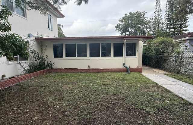 Photo of 318 SW 15th St