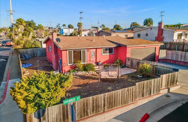 Photo of Upper Seaside 3 Bedroom / 1.5 Bath with Ocean Views