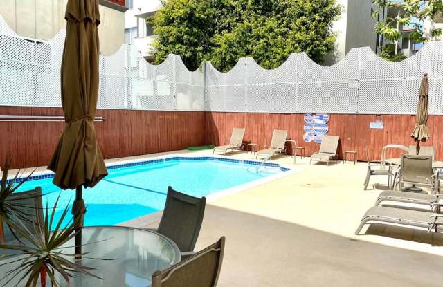 5625 North Sumner Way