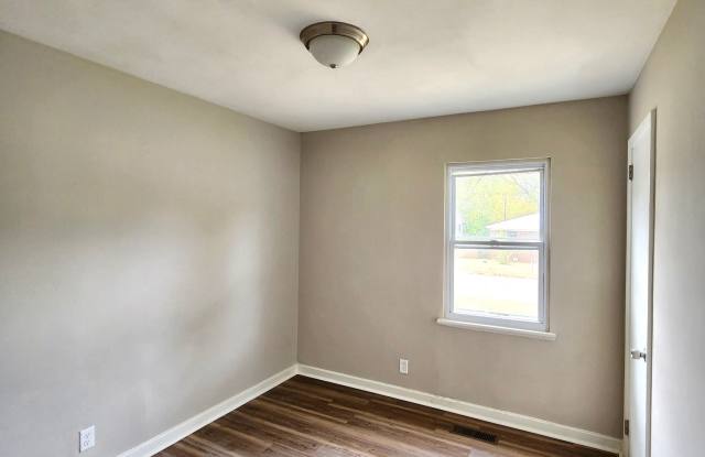 2805 32nd Way Southwest