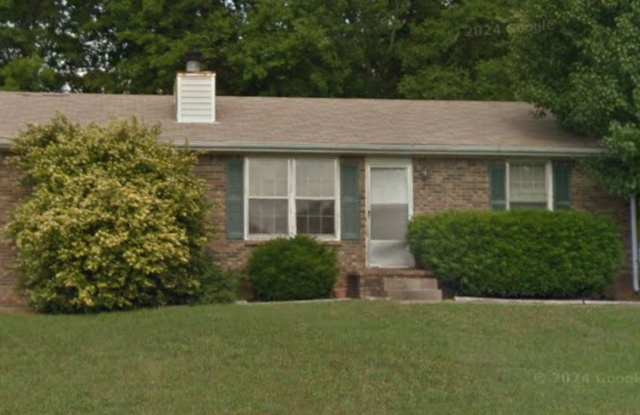 3 Bedroom 2 Full Bath Home For Rent near Post!