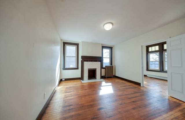 Photo of 1423 Brownsville Rd