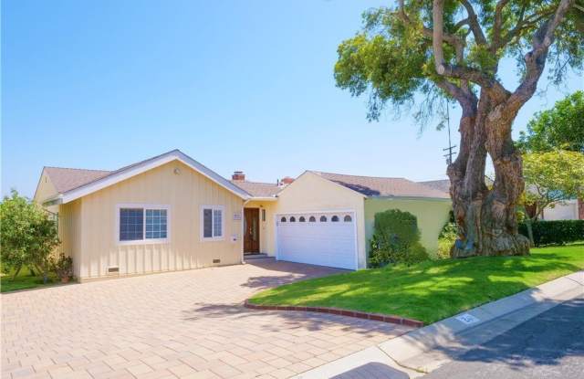 Photo of 241 Paseo De Granada