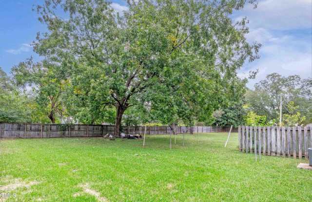 806 W Anderson Street