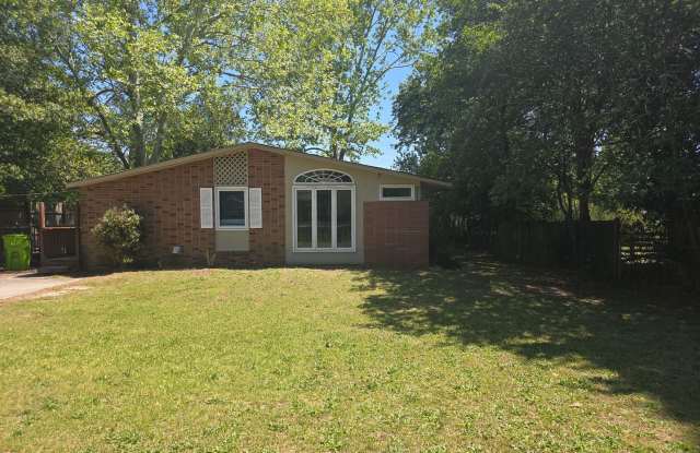 3 bedroom 1 bath house