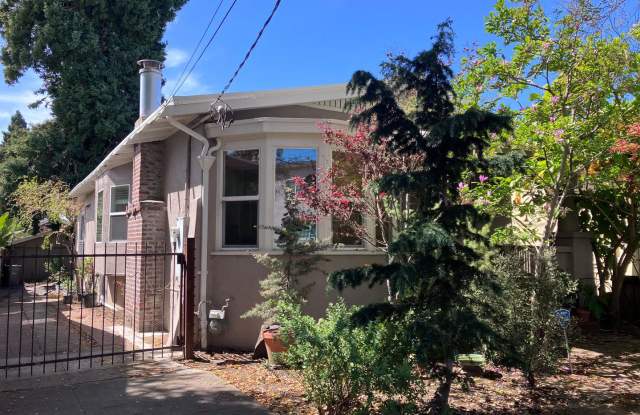 Charming home in the heart of Emeryville - 4311 Essex Street, Emeryville, CA 94608